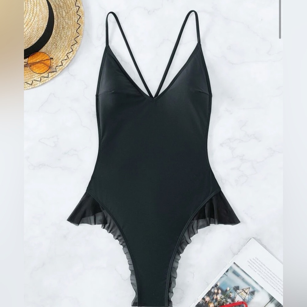 Swimsuit with bow